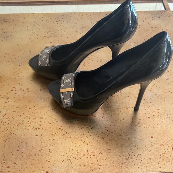 Louis Vuitton Navy Blue Monogram Idylle and Patent Leather Pumps Size 39 - Picture 1 of 7